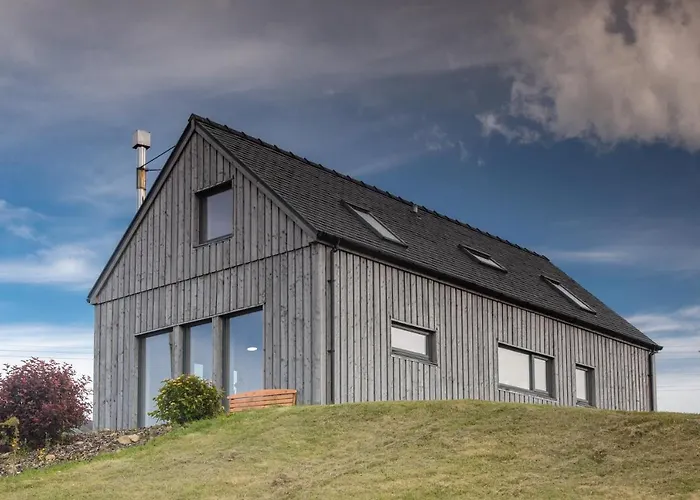 Cuillrigh - Luxury House, Loch & Mountain Views