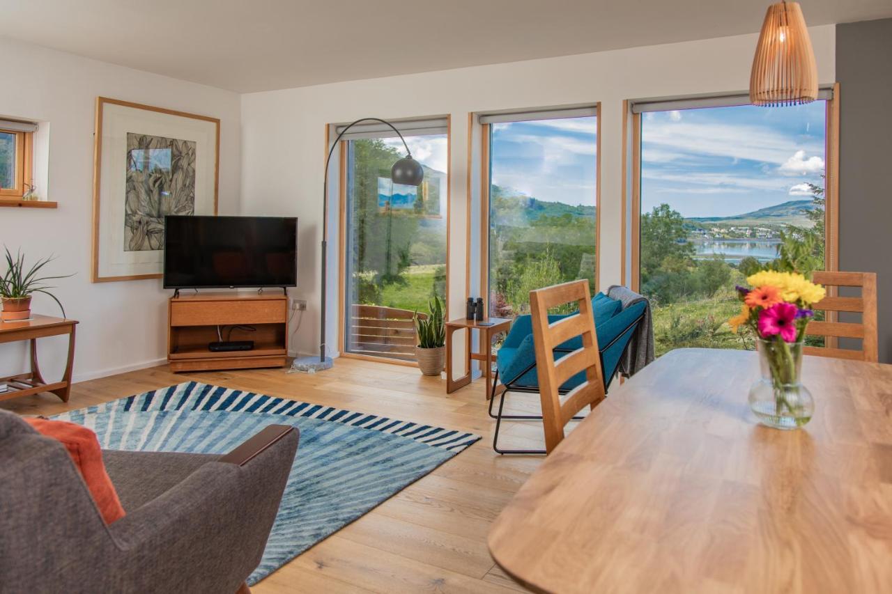 Cuillrigh - Luxury House, Loch & Mountain Views Holiday home