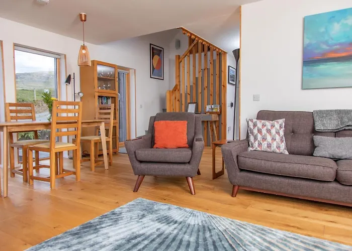 Cuillrigh - Luxury House, Loch & Mountain Views